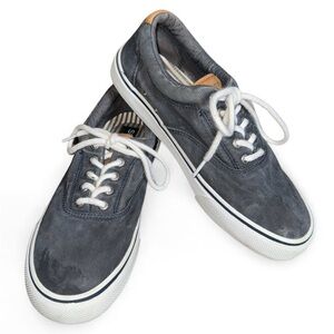 SPERRY Striper II CVO Sneaker
Vulcanized Sneaker - Flat Heel
Navy Blue size 8M‎